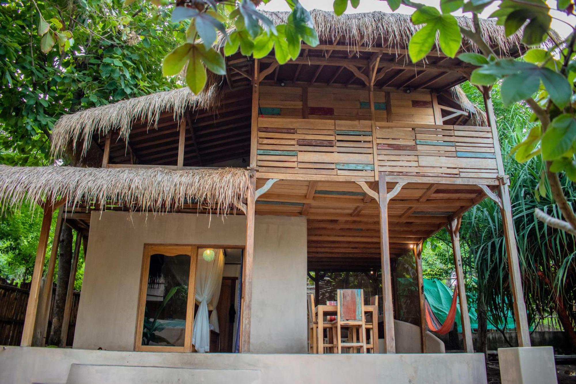 Jati Village, Party Hostel And Bungalows 吉利特拉旺安 客房 照片