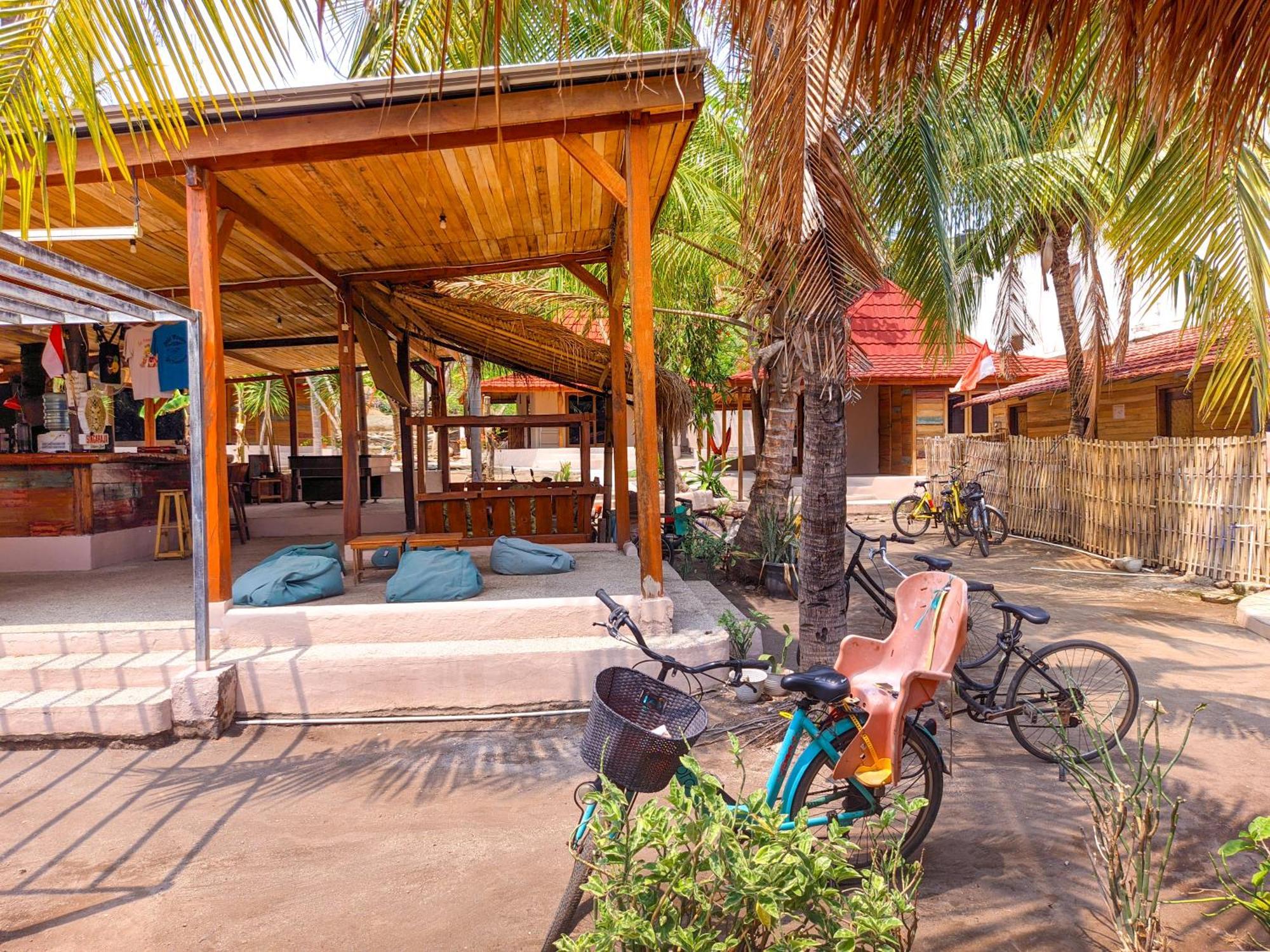 Jati Village, Party Hostel And Bungalows 吉利特拉旺安 外观 照片