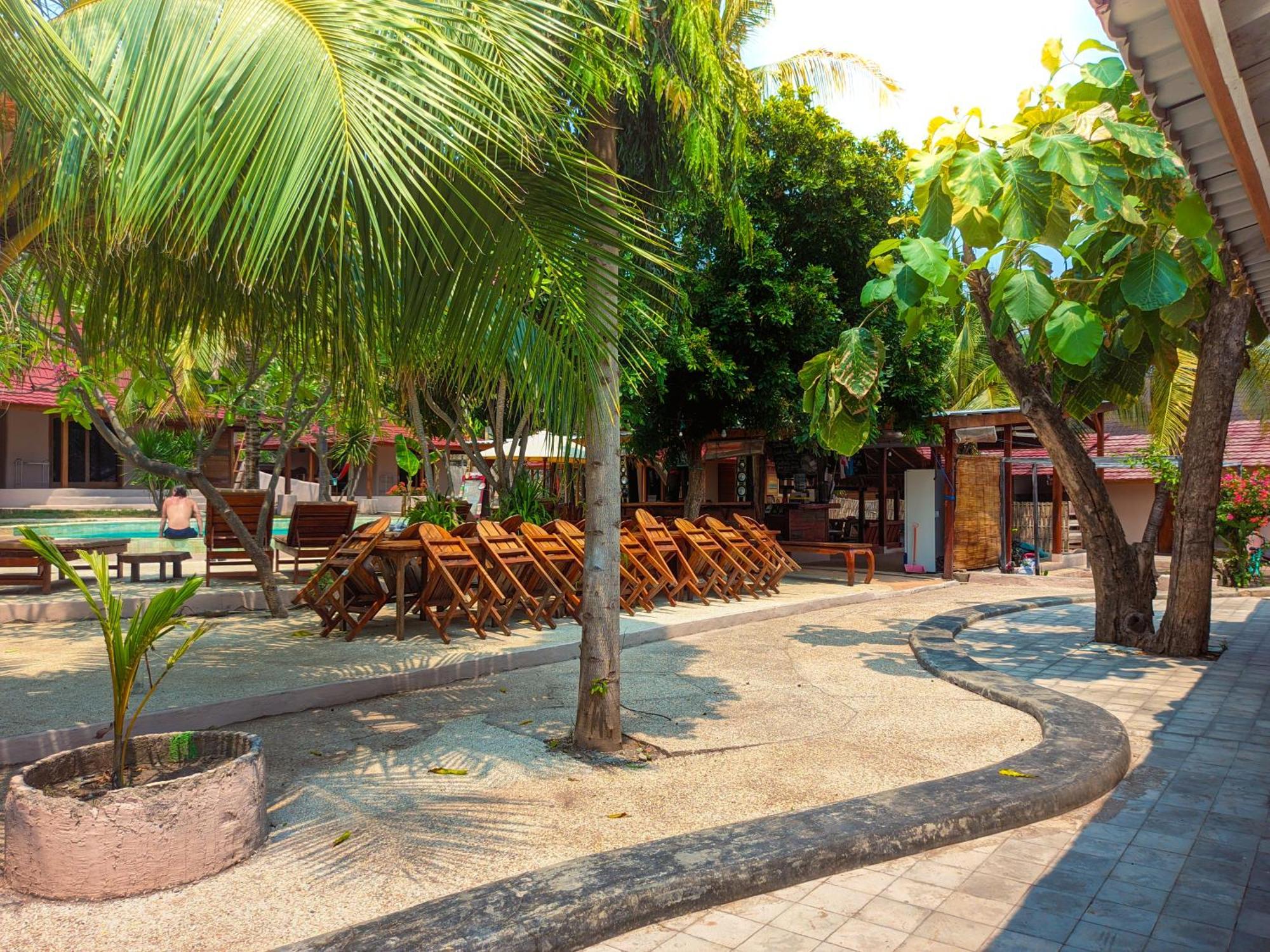 Jati Village, Party Hostel And Bungalows 吉利特拉旺安 外观 照片