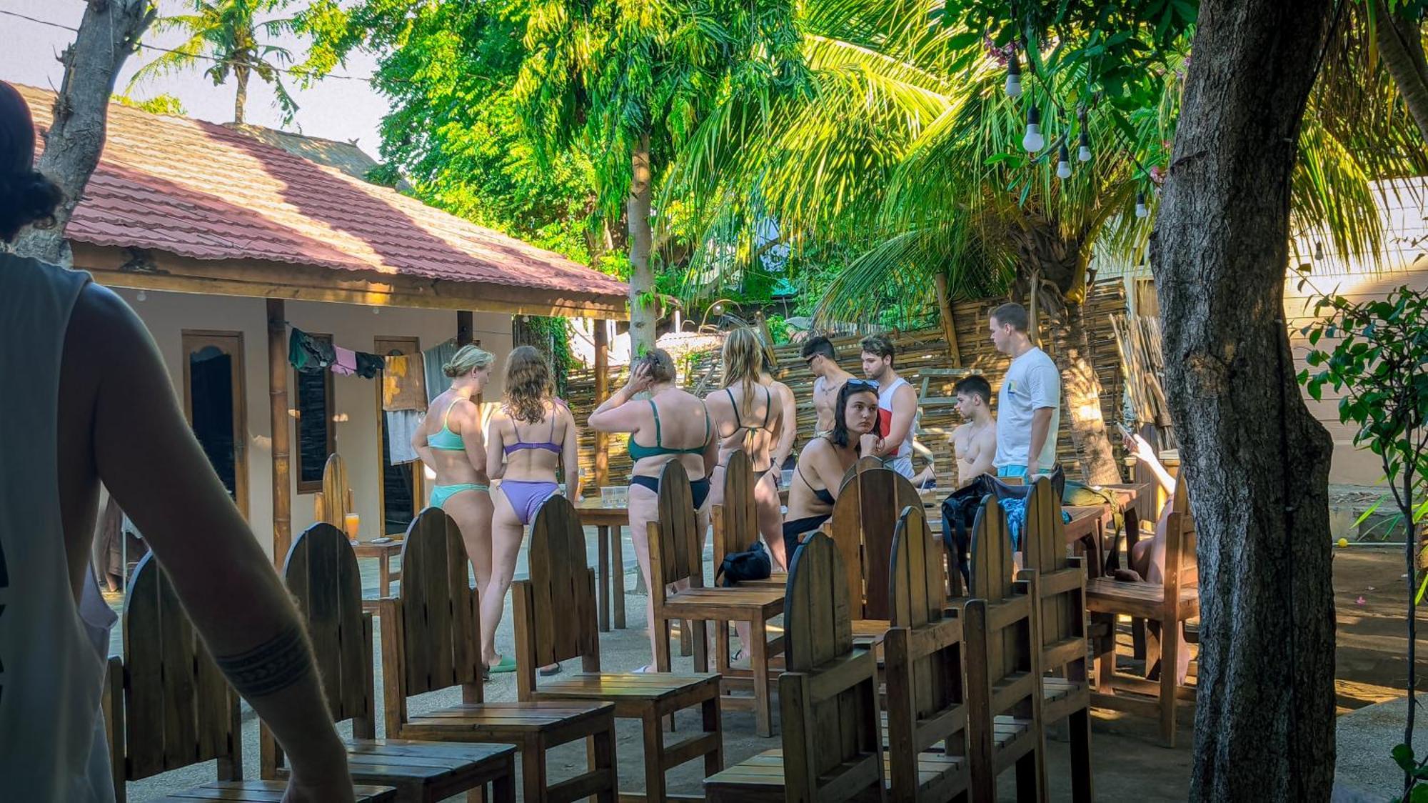 Jati Village, Party Hostel And Bungalows 吉利特拉旺安 外观 照片
