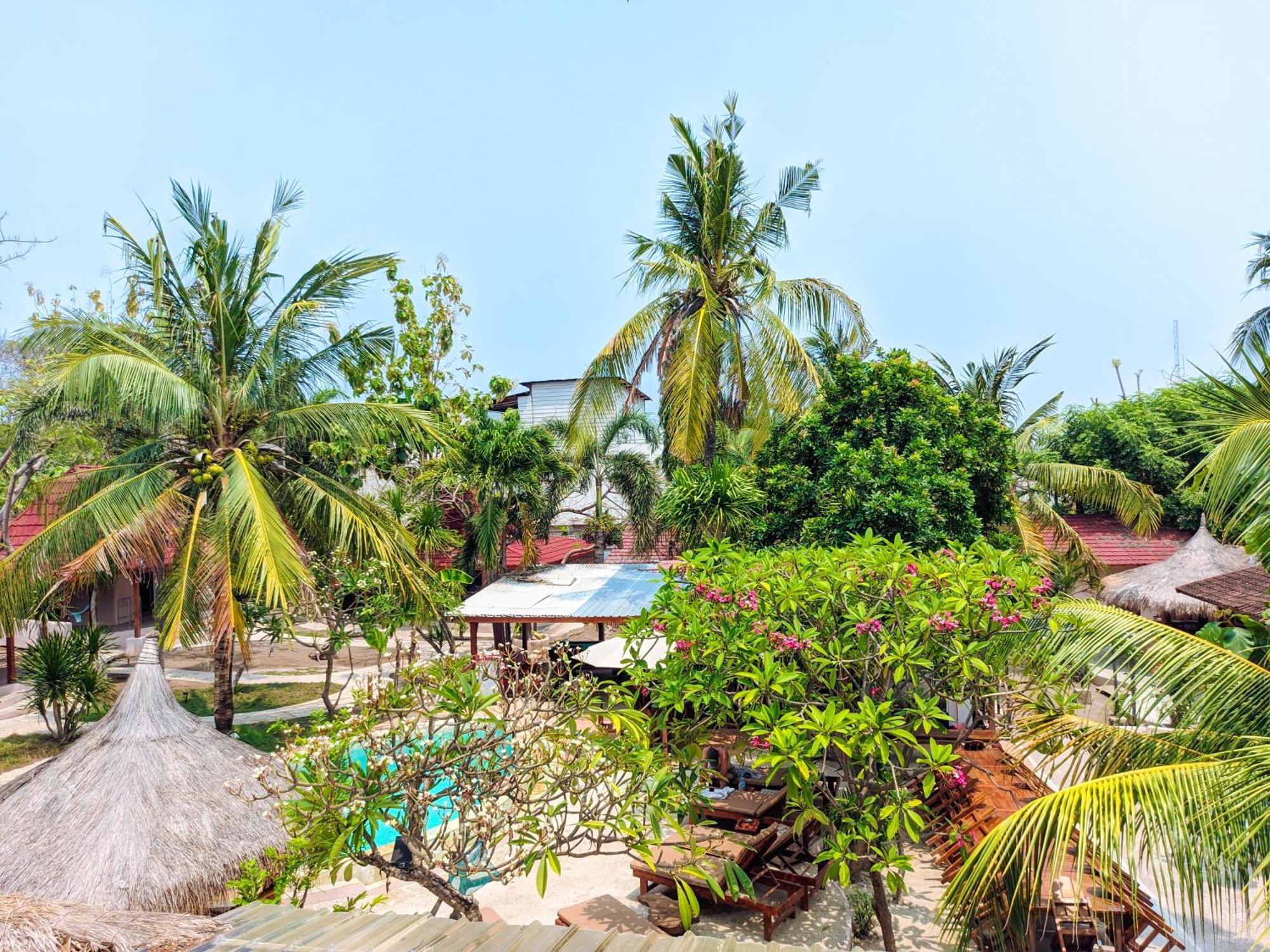 Jati Village, Party Hostel And Bungalows 吉利特拉旺安 外观 照片