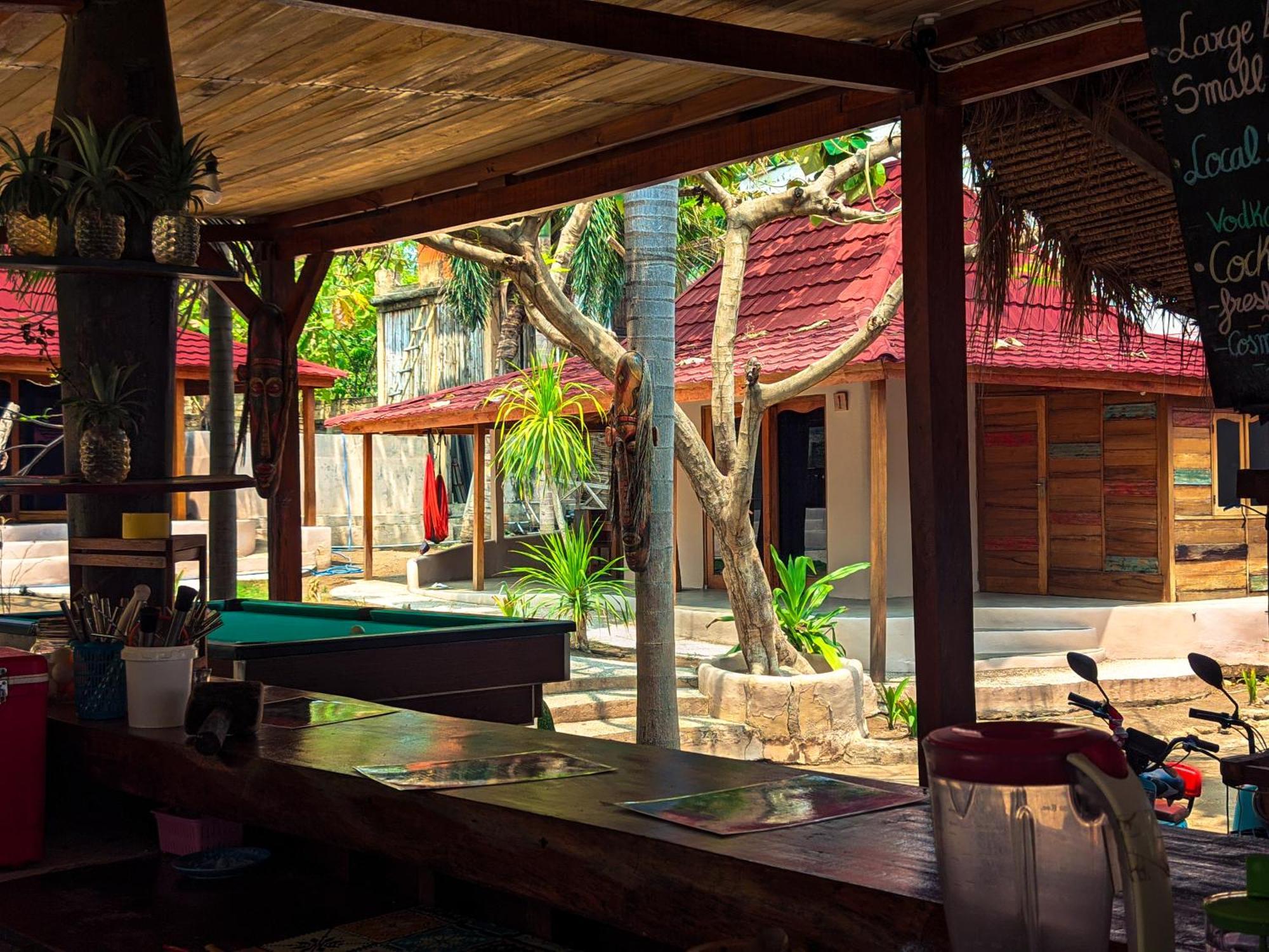 Jati Village, Party Hostel And Bungalows 吉利特拉旺安 外观 照片